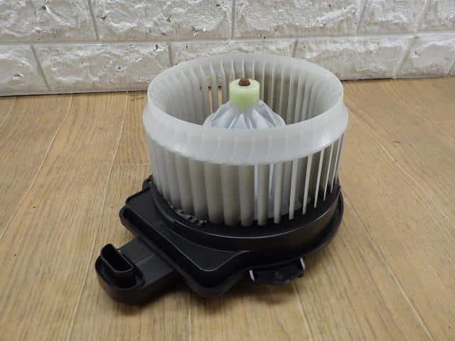 Blower Motor TOYOTA Aqua 2012 DAA-NHP10 8710352200 - Image 4