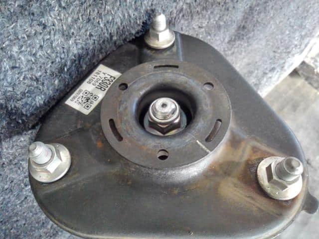 Front Right Strut Assembly TOYOTA Prius 2017 DAA-ZVW51 4851080813 - Image 4